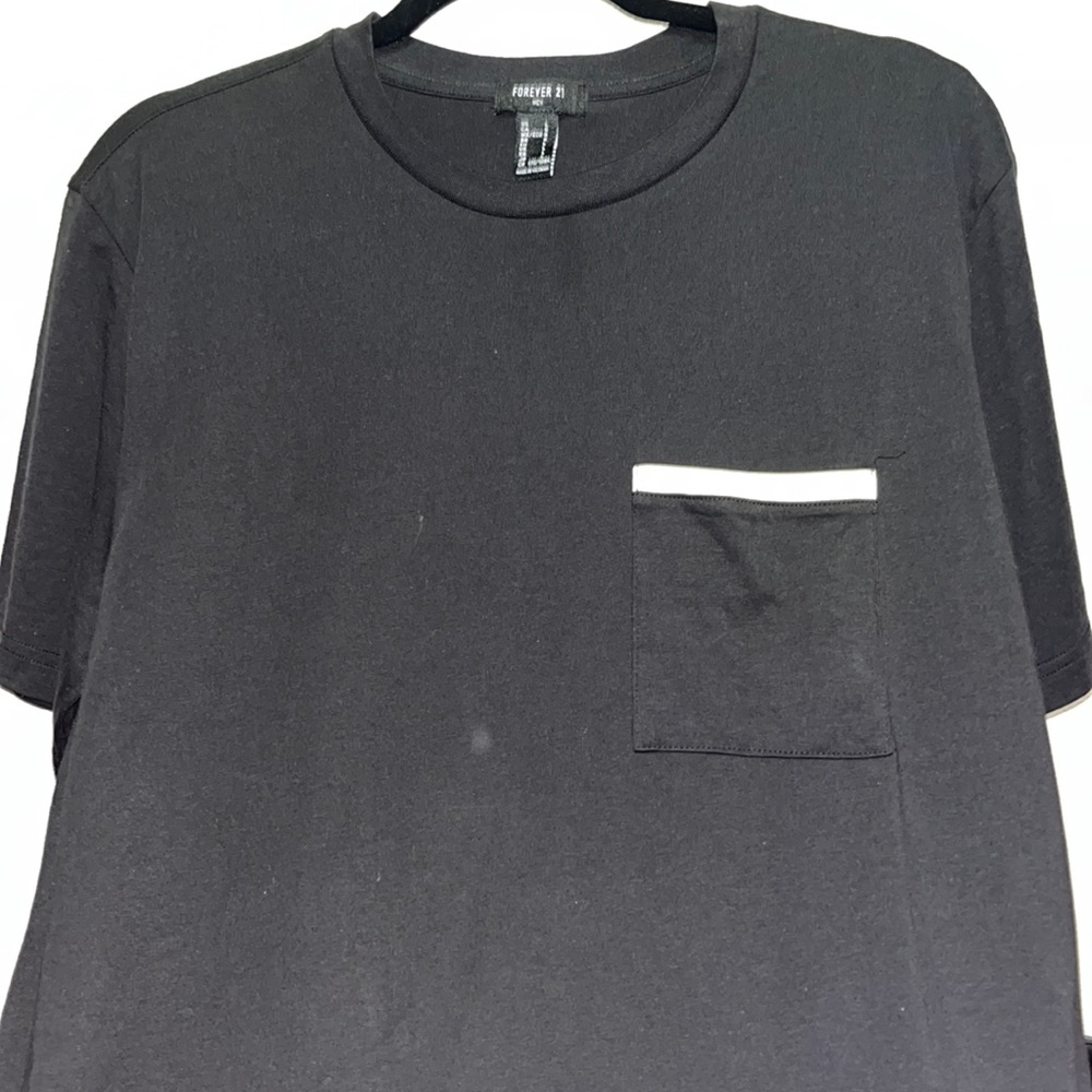 Black Forever 21 Tee